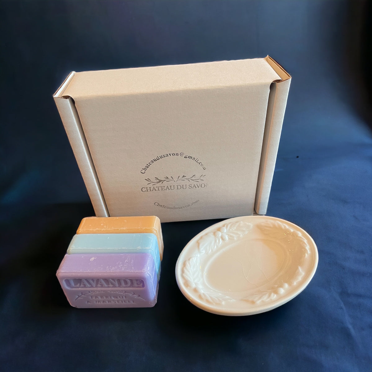 Ceramic soap dish & 3 guest soaps