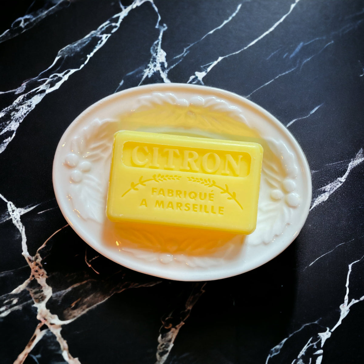 Ceramic soap dish & 3 guest soaps
