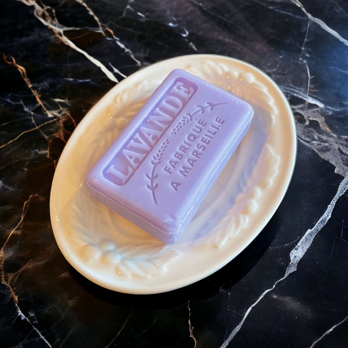 Ceramic soap dish & 3 guest soaps