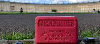 Bath city vigne rouge royal crescent