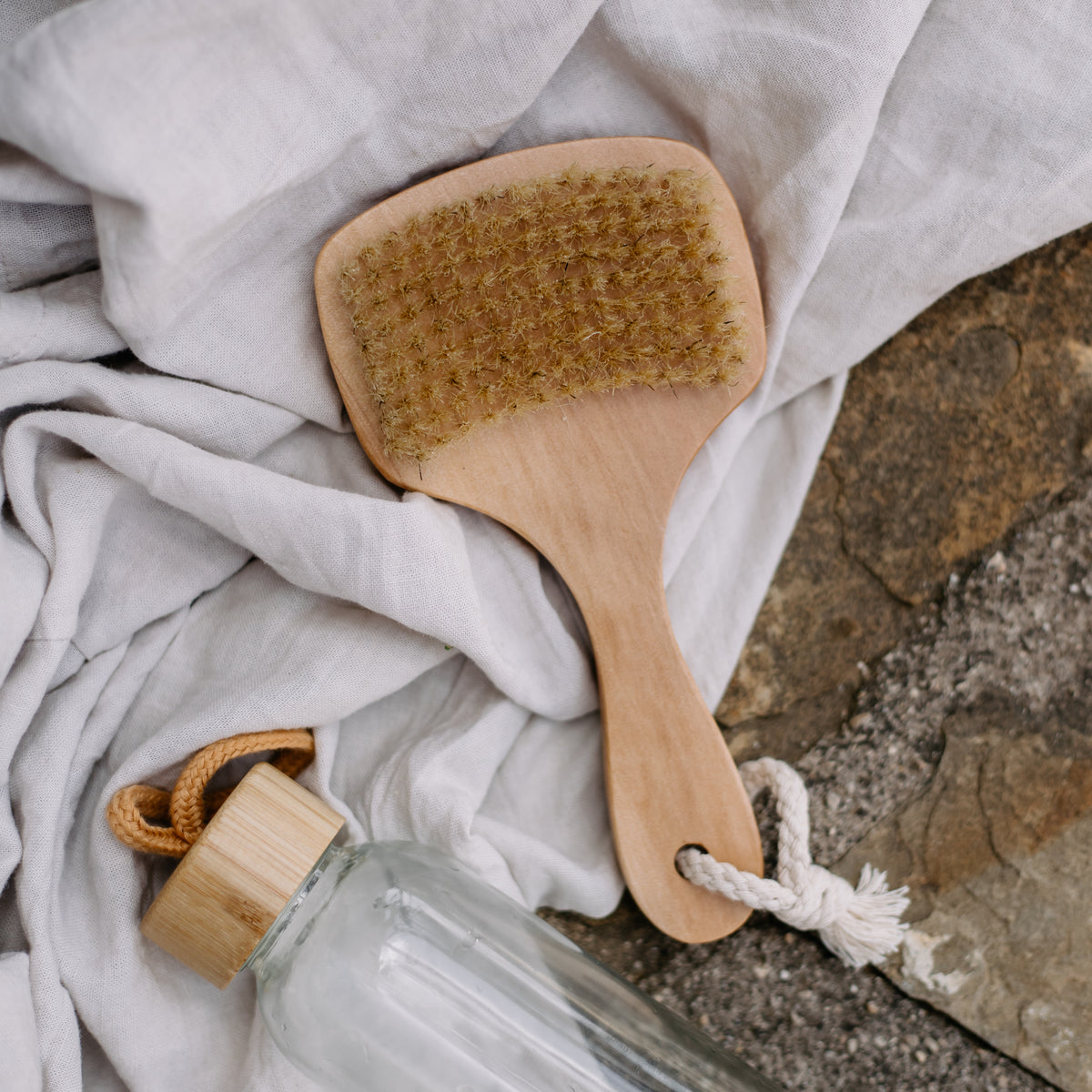 Luxury short handle wooden bath brush with wide head